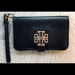 Black Tory Burch wristlet wallet w/ phone holder!